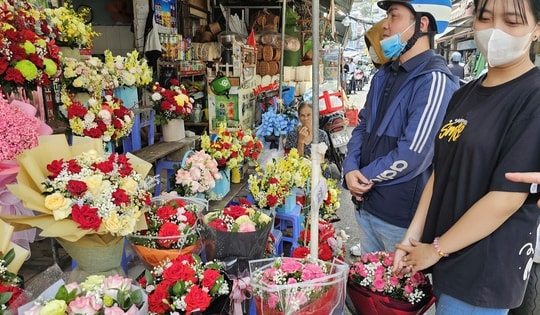 Nhiều shop hoa thông báo ngưng nhận đơn ngày 20-10