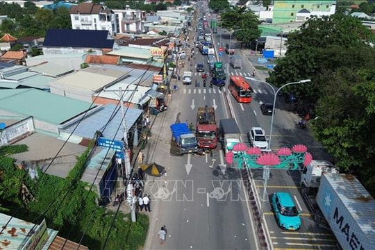 Tai nạn liên hoàn, Quốc lộ 22 ùn tắc nhiều giờ