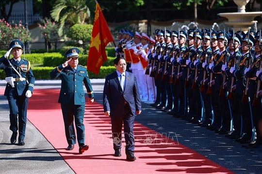 Thủ tướng Phạm Minh Chính dự Lễ kỷ niệm 62 năm Ngày truyền thống Quân chủng Phòng không - Không quân