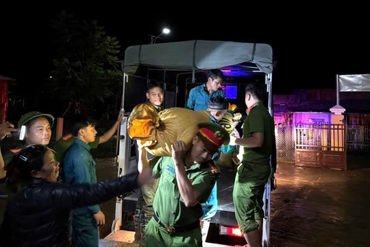 Quân đội tích cực di dời khẩn cấp người dân khỏi khu vực tiềm ẩn nguy cơ sạt lở