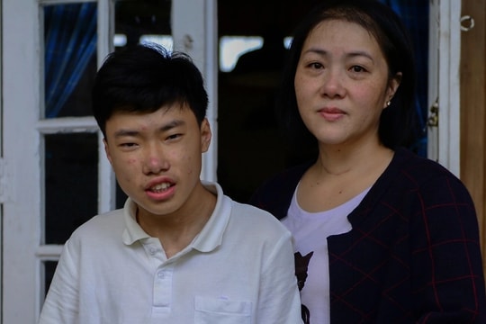 Mẹ ung thư khẩn cầu cứu con trai trọng bệnh