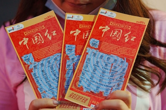 Trúng độc đắc ở hai nơi với cùng một dãy số