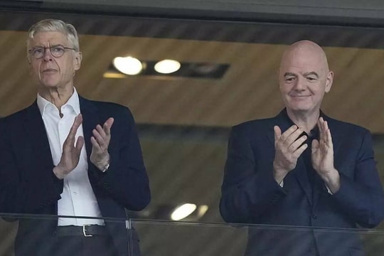Wenger đệ trình luật việt vị mới lên FIFA