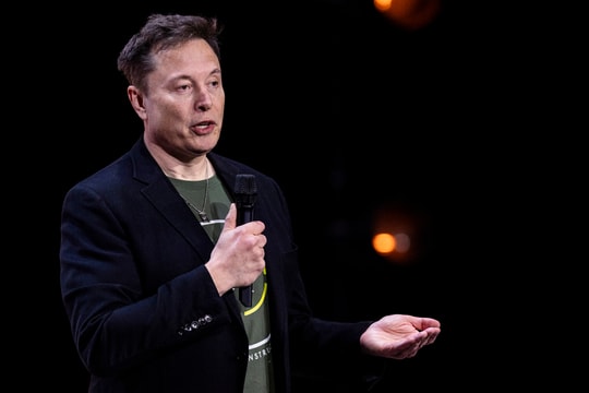 Musk thách chuyên gia AI thi lập trình với Grok 5