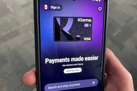 Người Canada chuộng 'sắm trước, trả sau'