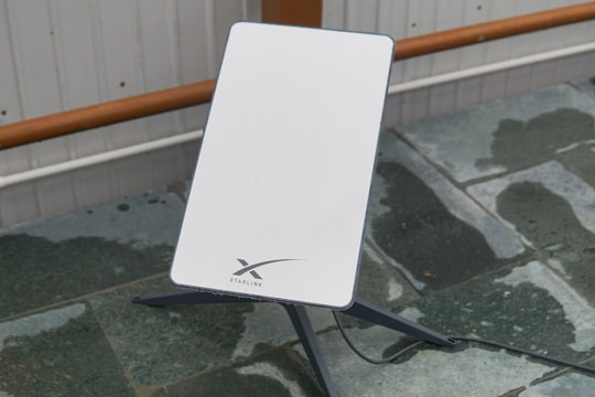 SpaceX vượt mốc 10.000 vệ tinh Starlink