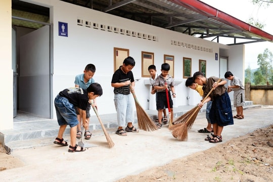 Công trình vệ sinh mới thay đổi diện mạo nhiều trường ở Quảng Trị