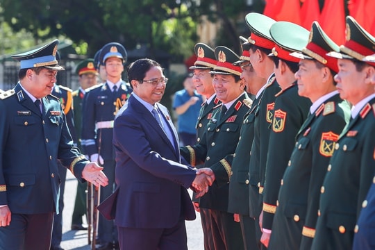 Thủ tướng: Phòng không - Không quân là tuyến đầu phòng thủ quốc gia