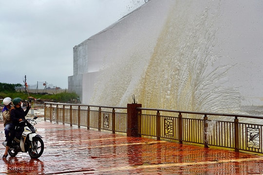 Nhiều trường ở Đà Nẵng cho nghỉ học đề phòng mưa lớn