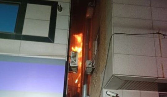 Đốt gián trong phòng gây cháy lớn, một phụ nữ tử vong khi cứu con