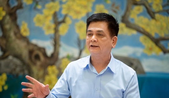 "Bất động sản tăng phi mã, công chức cũng không thể mua được nhà"