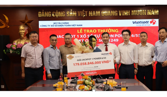 Một giáo viên tại Đà Nẵng trúng thưởng vé số Vietlott hơn 179 tỉ đồng