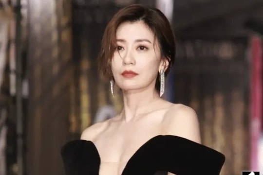 Giả Tịnh Văn sốc nặng khi chồng bị bắt