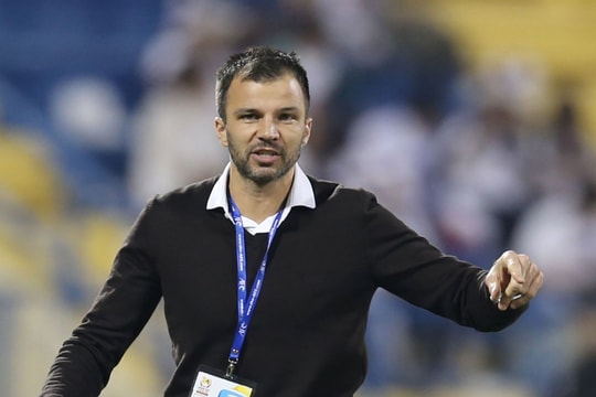 Madam Pang công bố danh tính HLV mới của tuyển Thái Lan