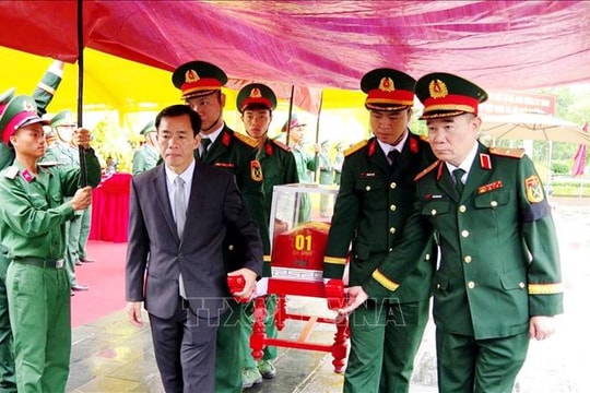 Truy điệu và an táng 34 hài cốt liệt sĩ hy sinh tại Quảng Trị