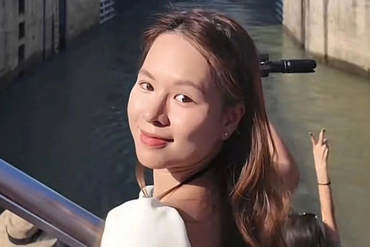 Khách Việt choáng ngợp khi đứng trước con đập "làm chậm vòng quay trái đất"