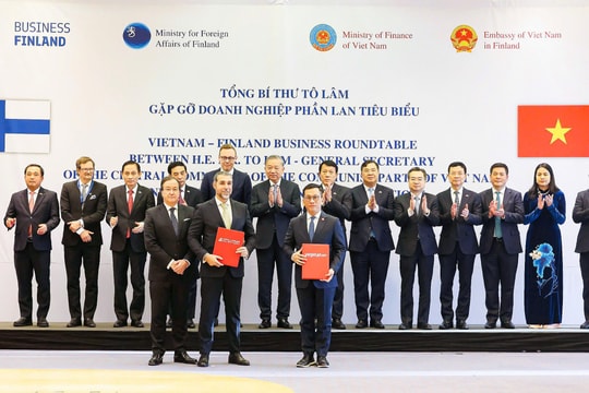 Vietjet ký thỏa thuận với học viện Phần Lan về đào tạo phi công