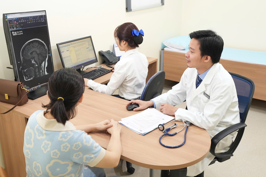 Có nên uống thuốc giảm đau khi đau đầu?