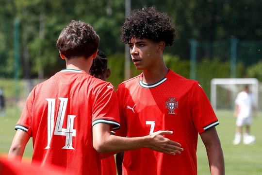 Con trai Ronaldo lên tuyển U16 Bồ Đào Nha