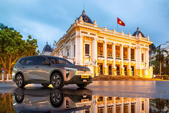 Limo Green gia nhập đội taxi điện Xanh SM