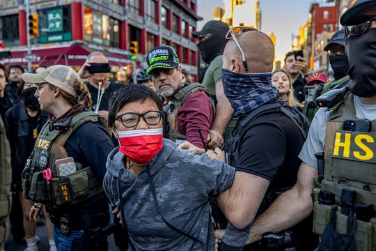 Đặc vụ liên bang Mỹ dẹp hàng rong tại khu Chinatown ở New York