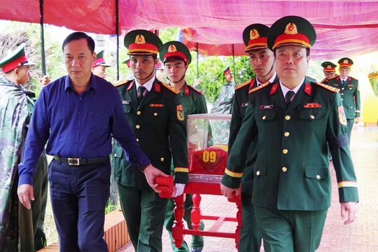 Truy điệu, an táng 32 hài cốt liệt sĩ tìm thấy ở thành cổ Quảng Trị