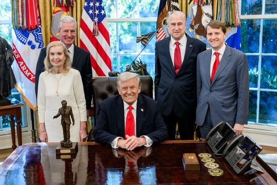 Ông Trump nhận giải 'Kiến trúc sư Hòa bình'