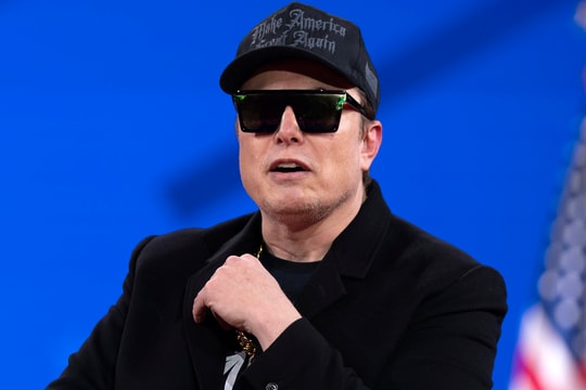 Elon Musk khẩu chiến với quyền lãnh đạo NASA