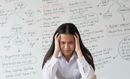 Con tôi 'đội sổ' Tiếng Anh, bỗng đạt 9,5 điểm cuối kỳ