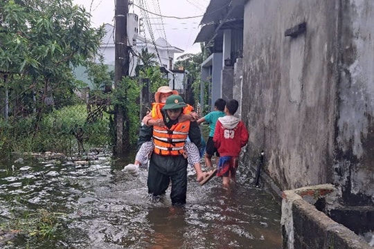 Hơn 262.000 bộ đội, dân quân ứng phó mưa bão