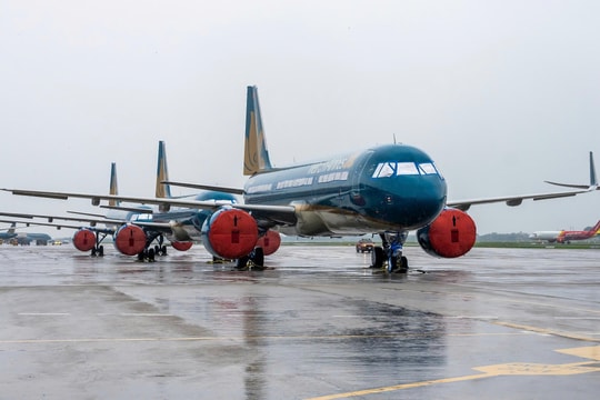 Nhiều chuyến bay bị hủy do bão Fengshen