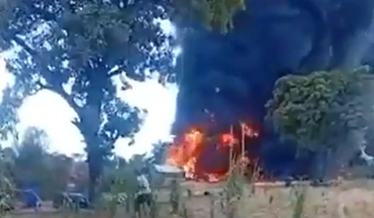 Xe bồn chở nhiên liệu bất ngờ phát nổ, ít nhất 35 người tử vong