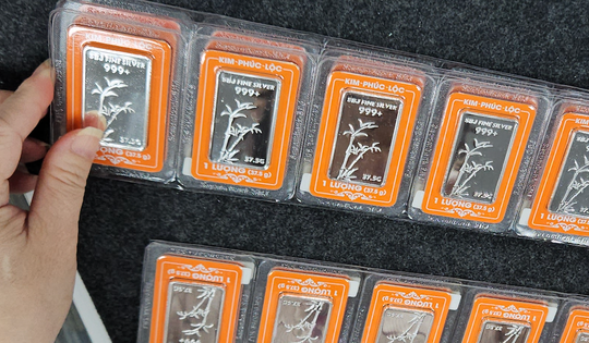 Giá bạc hôm nay 22-10: Đến lượt người "đu đỉnh" bạc lỗ nặng