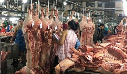 Lo ngại dịch, sức mua chậm, giá thịt heo tiếp tục giảm