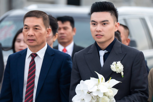 Bố chồng Đỗ Thị Hà nhắn nhủ hai con trong lễ cưới