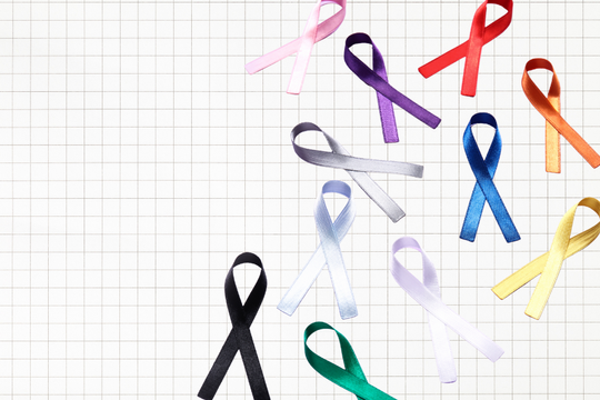 Giải mã ý nghĩa 14 màu ruy băng đại diện cho các bệnh ung thư