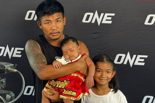 'Người sắt' Rodtang khoe con trai tên Zlatan trước trận siêu kinh điển muay Thái