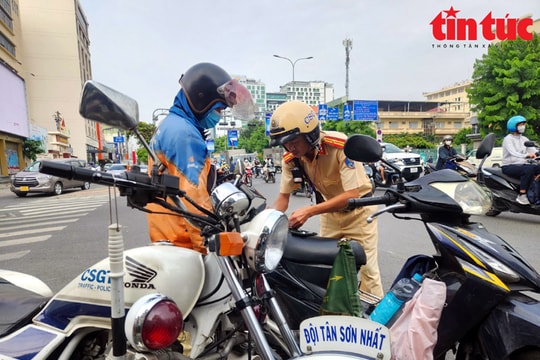 TP Hồ Chí Minh: Tăng cường xử lý tình trạng xe máy, mô tô lưu thông trên vỉa hè