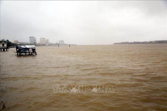 Cảnh báo lũ trên các sông từ Quảng Trị đến Quảng Ngãi