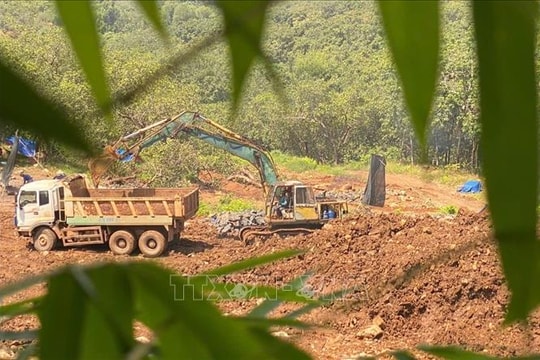 Công trường khai thác đá ở Đồng Nai vẫn hoạt động dù đã bị xử phạt