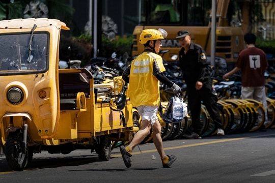 Nhiều ứng dụng giao hàng bãi bỏ chính sách phạt tiền tài xế chậm đơn