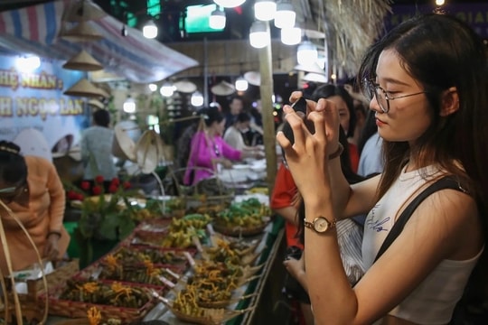 TPHCM có tour khám phá cho gen Z, gây tò mò với "Ẩm thực độc lạ Bình Dương"