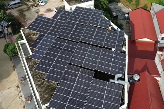 Đề xuất lắp điện mặt trời mái nhà tự dùng chỉ cần thông báo với phường, xã