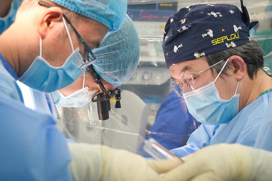 'Phá rào' để kịp ghép tim cứu người trong giờ sinh tử