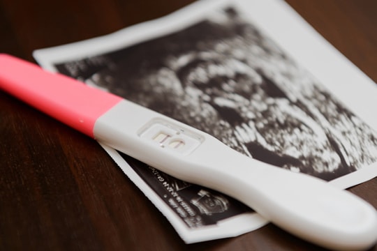 Phát hiện chồng hiến tinh trùng cho người thân