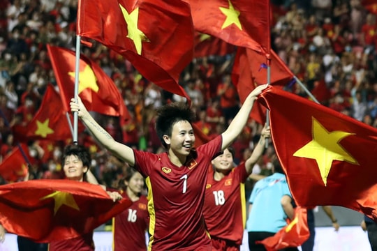 Tuyết Dung: 'Tôi muốn nhường lại sân chơi cho cầu thủ trẻ'