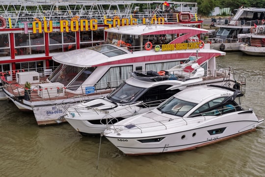 Du thuyền cao cấp 'núp' bão Fengshen