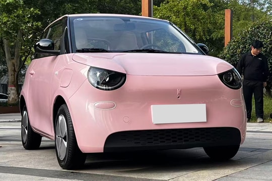 Wuling ra mắt xe điện mini mới giá hơn 5.500 USD