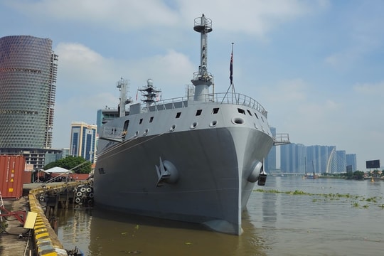 Tàu hải quân lớn nhất New Zealand thăm Việt Nam