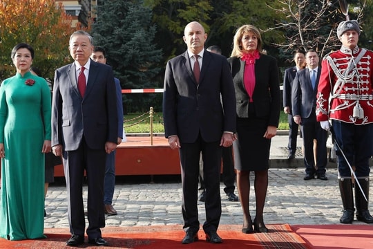 Tổng thống Bulgaria chủ trì lễ đón Tổng Bí thư Tô Lâm